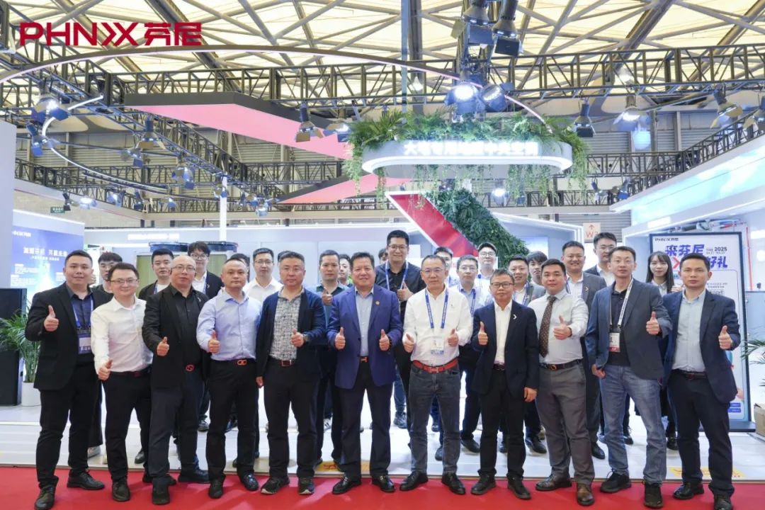 從 “中國智造” 到 “全球領(lǐng)跑”， 芬尼攜全場景高端熱泵方案閃耀中國制冷展